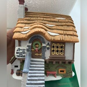 Heritage Village Collection Lomas Ltd. Molasses and Treacle  Christmas decor